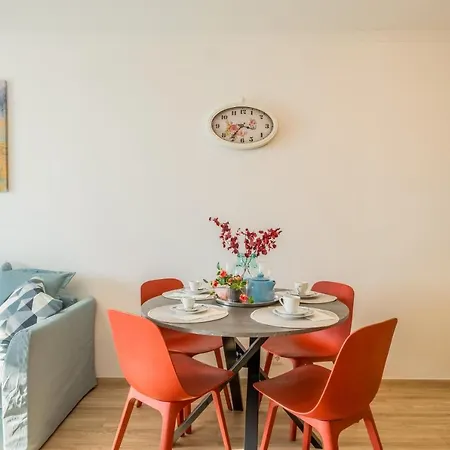 Mf Flower - Cirkalo 411 Apartment Siofok